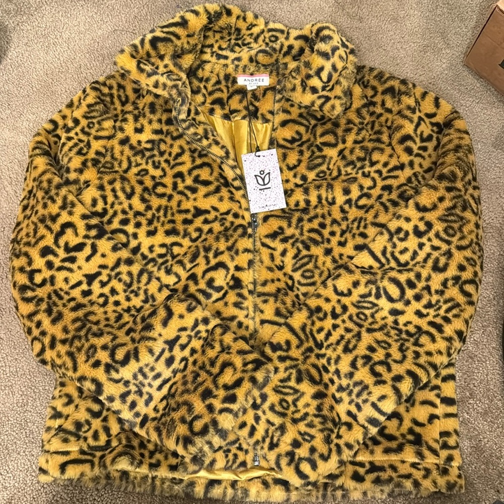 Andrée Cheetah zip up jacket!